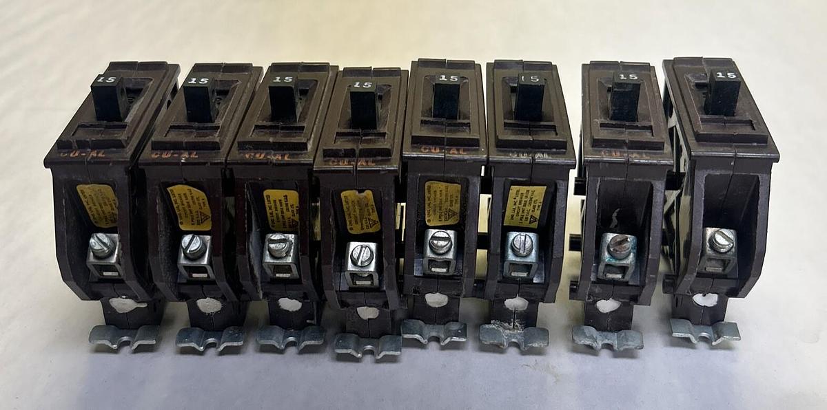 Used WADSWORTH,A115,CIRCUIT BREAKER 15A 120/240V 1P LOT OF 8