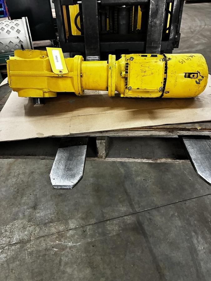 Used SEW EURODRIVE,KH67T-LP145-DT-145-DT145L4BM/HR/TF,GEAR MOTOR 1.5HP 29RPM