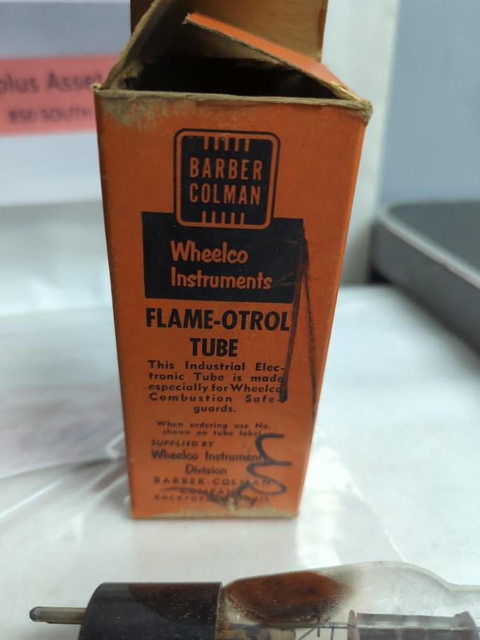 Used BARBER COLMAN,5608A,CONTROLLER TUBE WHEELCO INTSTRUMENTS LOT OF 2 PRE-OWNED