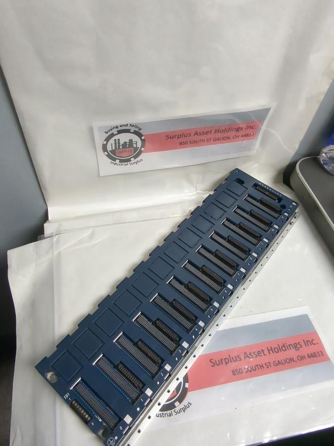 Used GE FANUC,IC695CHS012-DA,RX3i 12-SLOT BACKPLANE PRE-OWNED