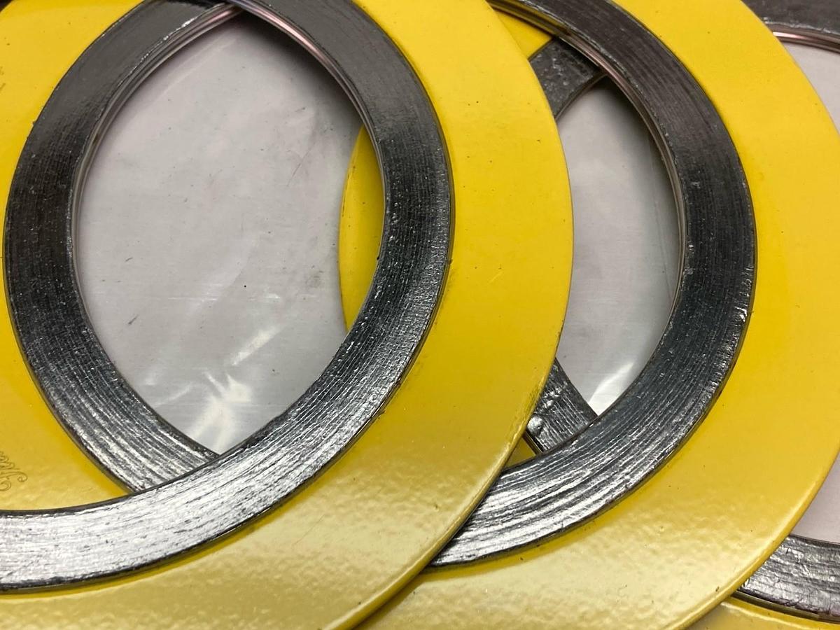 Flexitallic,600 ASME,4 Inch Spiral Round Gasket B16.20 304/FG LOT OF 3