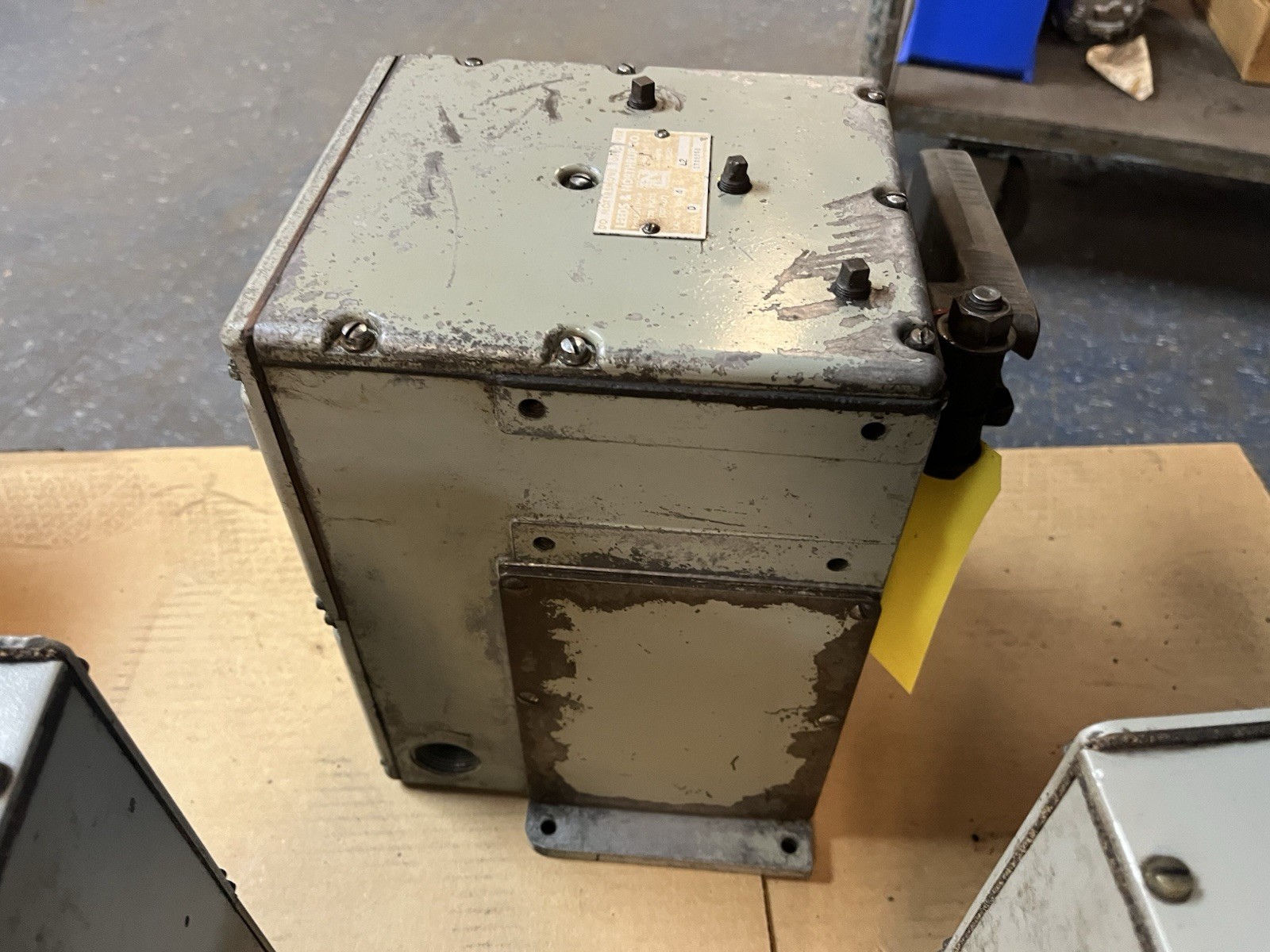 Used LN LEEDS & NORTHRUP,1026-4-60,MODEL D TEMPERATURE CONTROLLER