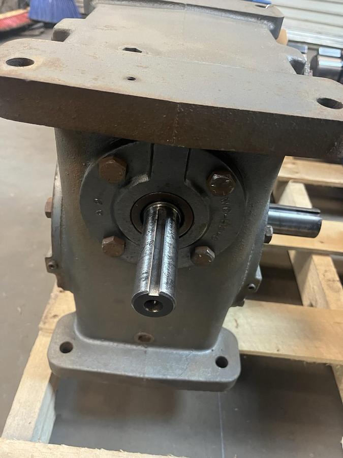 Used BROWNING,450U1-LR60F,WORM GEAR SPEED REDUCER RATIO 60 3.40HP 1750RPM