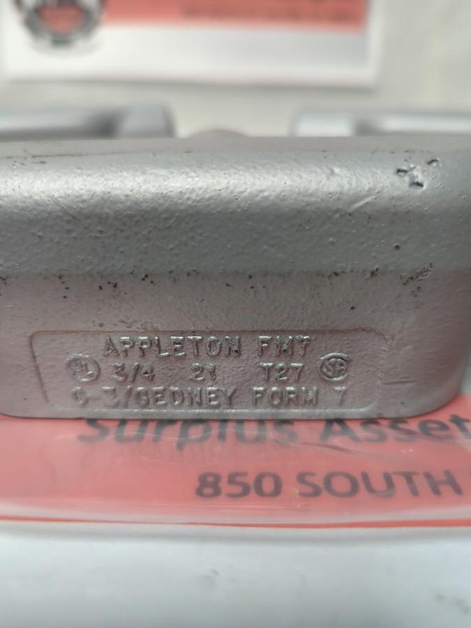 APPLETON,T27,FM7 CONDUIT BODY 3/4 INCH LOT OF 3 NOS