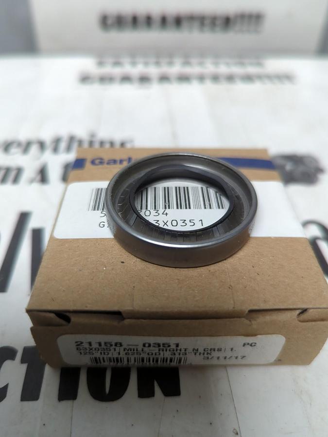 GARLOCK KLOZURE,21158-0351,OIL SEAL 1.25 ID 1.625 OD  .313 THK NOS