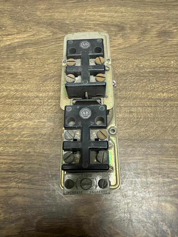 Used Allen Bradley,849-ZOD331,Pneumatic Timing Relay