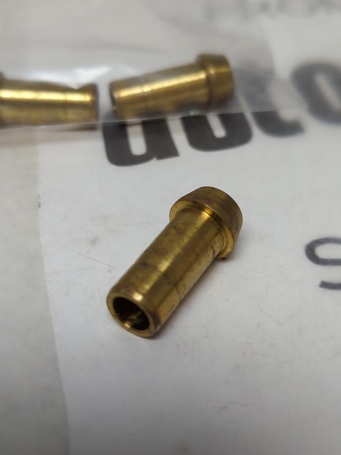 SWAGELOK,B-601-PC,3/8PC X 3/8TA PORT CONNECTOR LOT OF 4 NOS