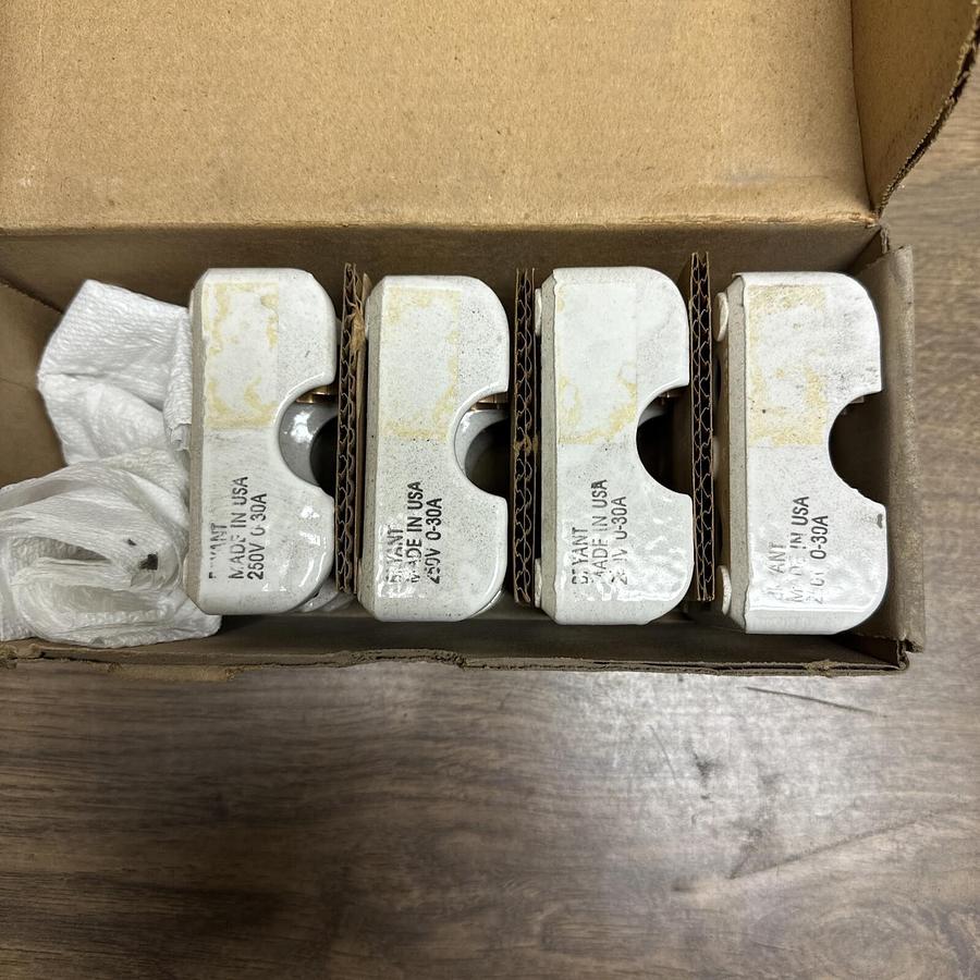 Bryant,1917,Ceramic Fuse Cutouts Double Pole LOT of 5