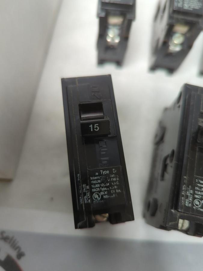 Used SIEMENS,B115,CIRCUIT BREAKER 15 AMP 1-POLE LOT OF 6 PRE-OWNED