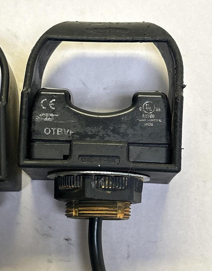 Used BANNER,OTBVP6,MOMENTARY ACTION TOUCH BUTTON LOT OF 2