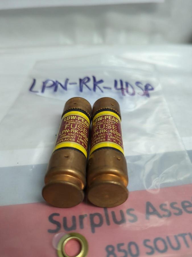 Used COOPER BUSSMANN,LPN-RK-40SP,LOW-PEAK 40 AMP FUSE LOT OF 2 PRE-OWNED