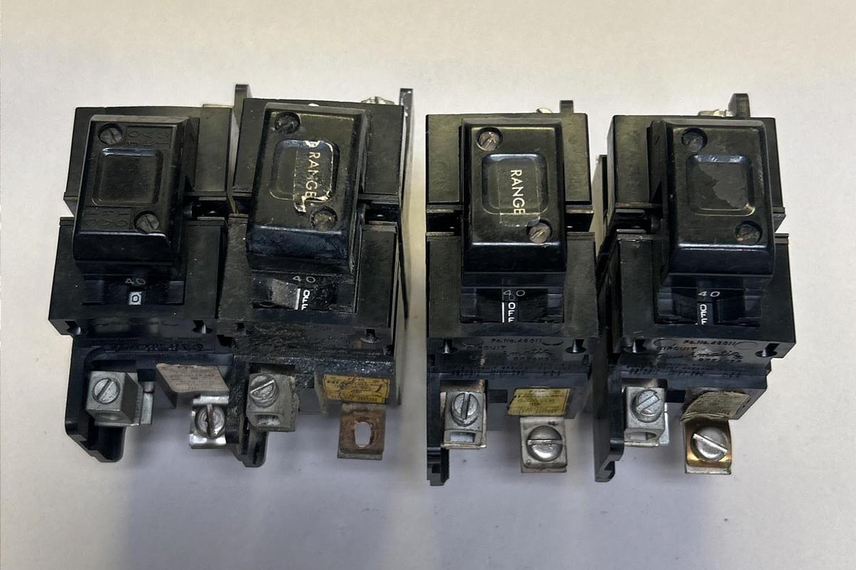 Used BULLDOG ELECTRIC,P240,PUSHMATIC CIRCUIT BREAKER 40A 120/240V 2P LOT OF 4