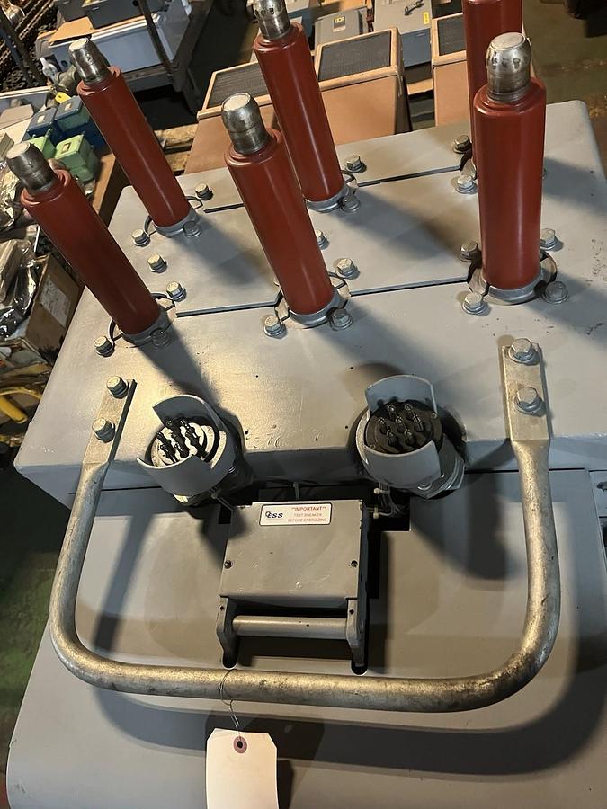 Used GENERAL ELECTRIC,AM-7.2-500A-2,MAGNE-BLAST CIRCUIT BREAKER 1200A 7200V