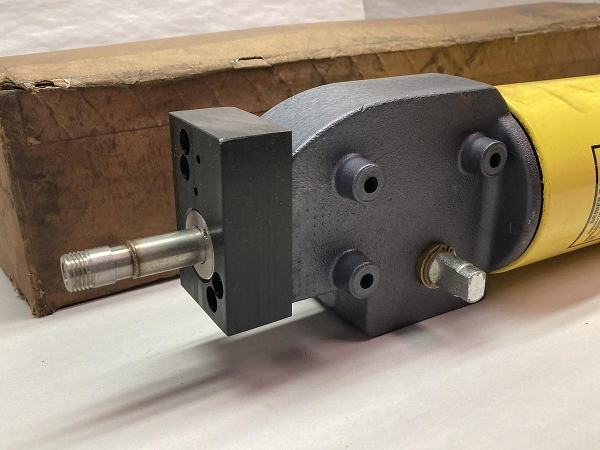 Worcester Controls,Model B 34S,Pneumatic Valve Actuator Series 34