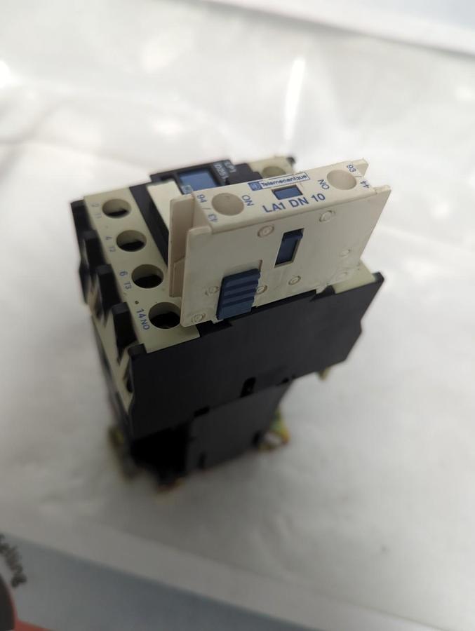 Used TELEMECANIQUE,LP1-D2510,CONTACTOR PRE-OWNED