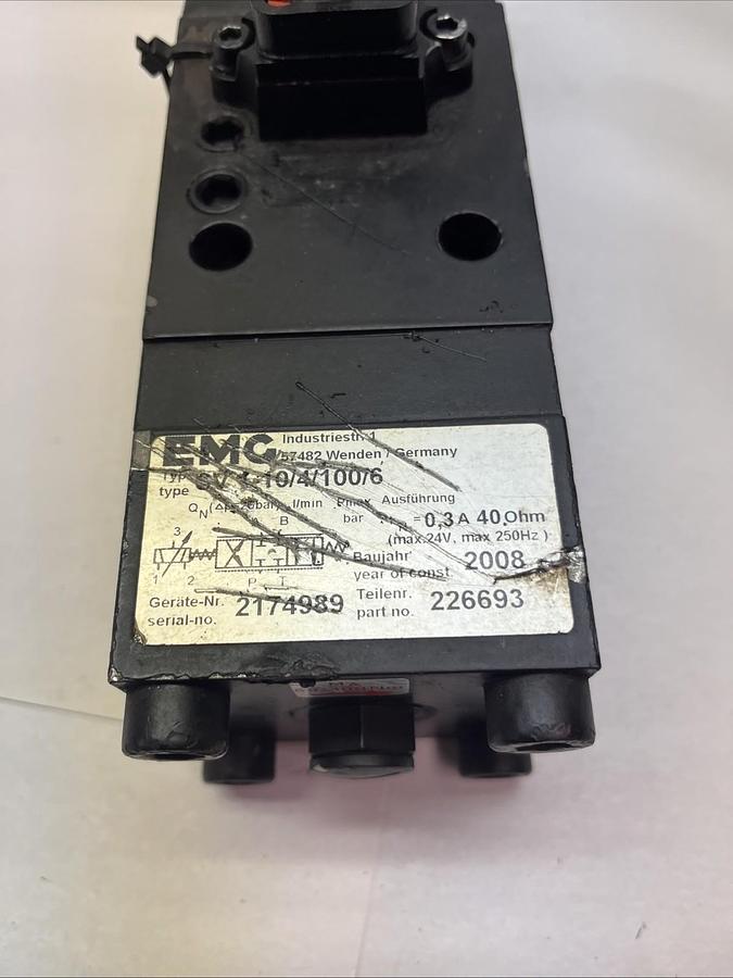 Used EMG,SV 1-10/4/100/6,PROPORTIONAL DIRECTIONAL SERVO VALVE 0.3A 40OHM PRE-OWNED
