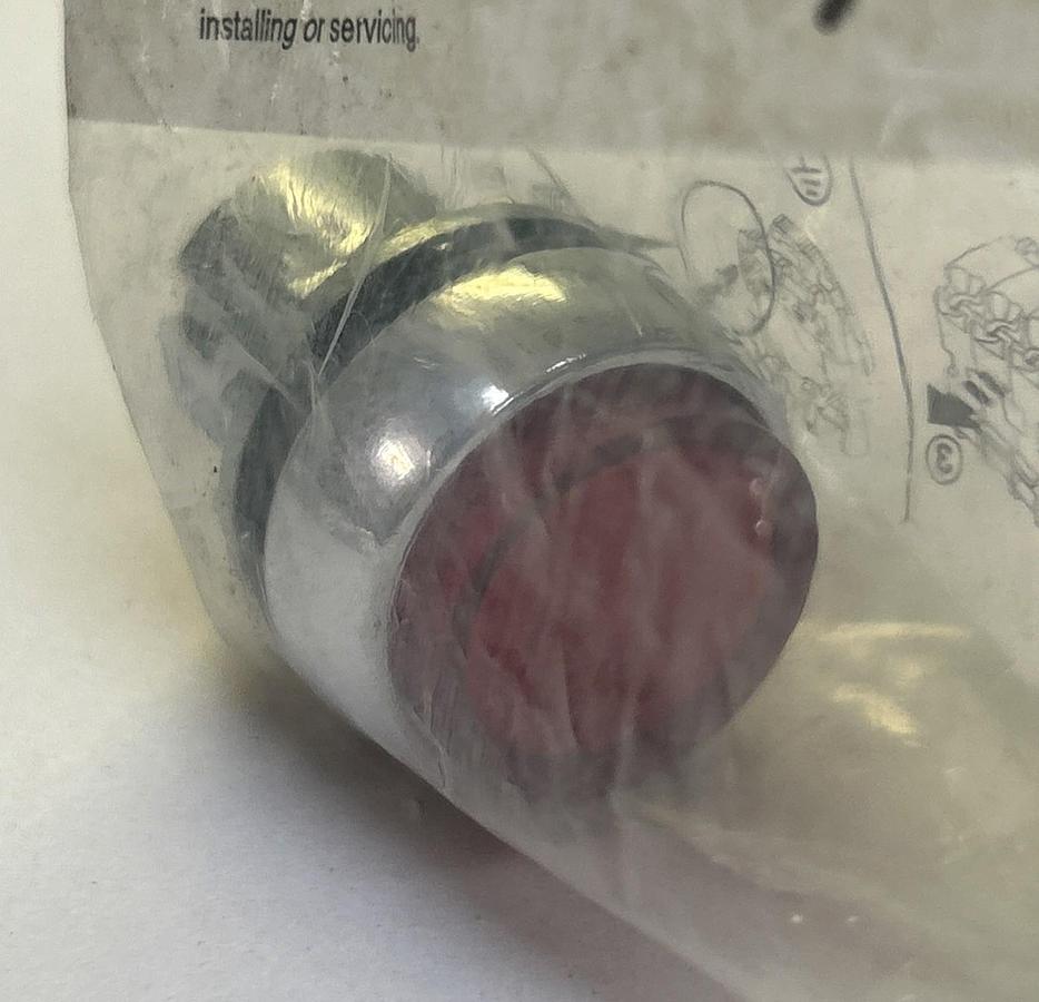 Used ALLEN BRADLEY,800FM-LE4,RED PUSH BUTTON NOS