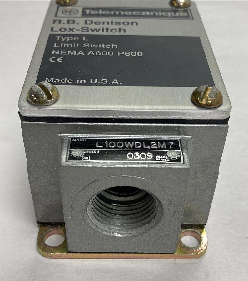Telemecanique,L100WDL2M7,LIMIT SWITCH NOS