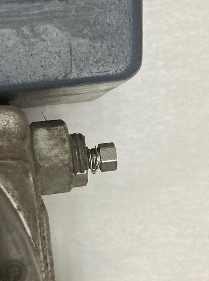 Used Moore,20508-6/4MI,Cell Differential Pressure Transmitter 20psi supply 3-15psi