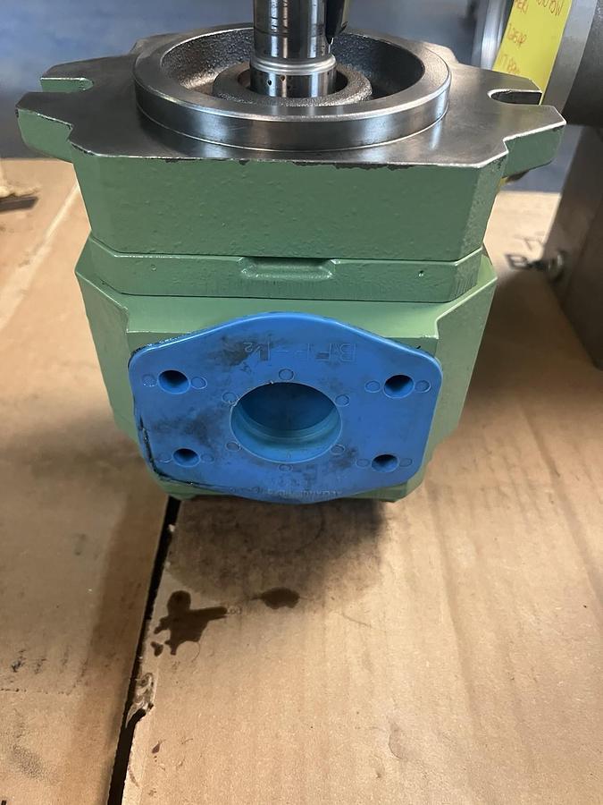 Used REXROTH,PGH4-21/040RE11VU2,HYDRAULIC PUMP R900086321