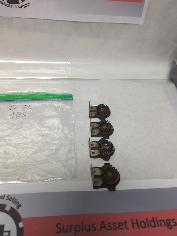 Used WESTINGHOUSE,BC-12,OVERLOAD THERMAL HEATER RELAY LOT OF 4 MISSING SCREWS USED