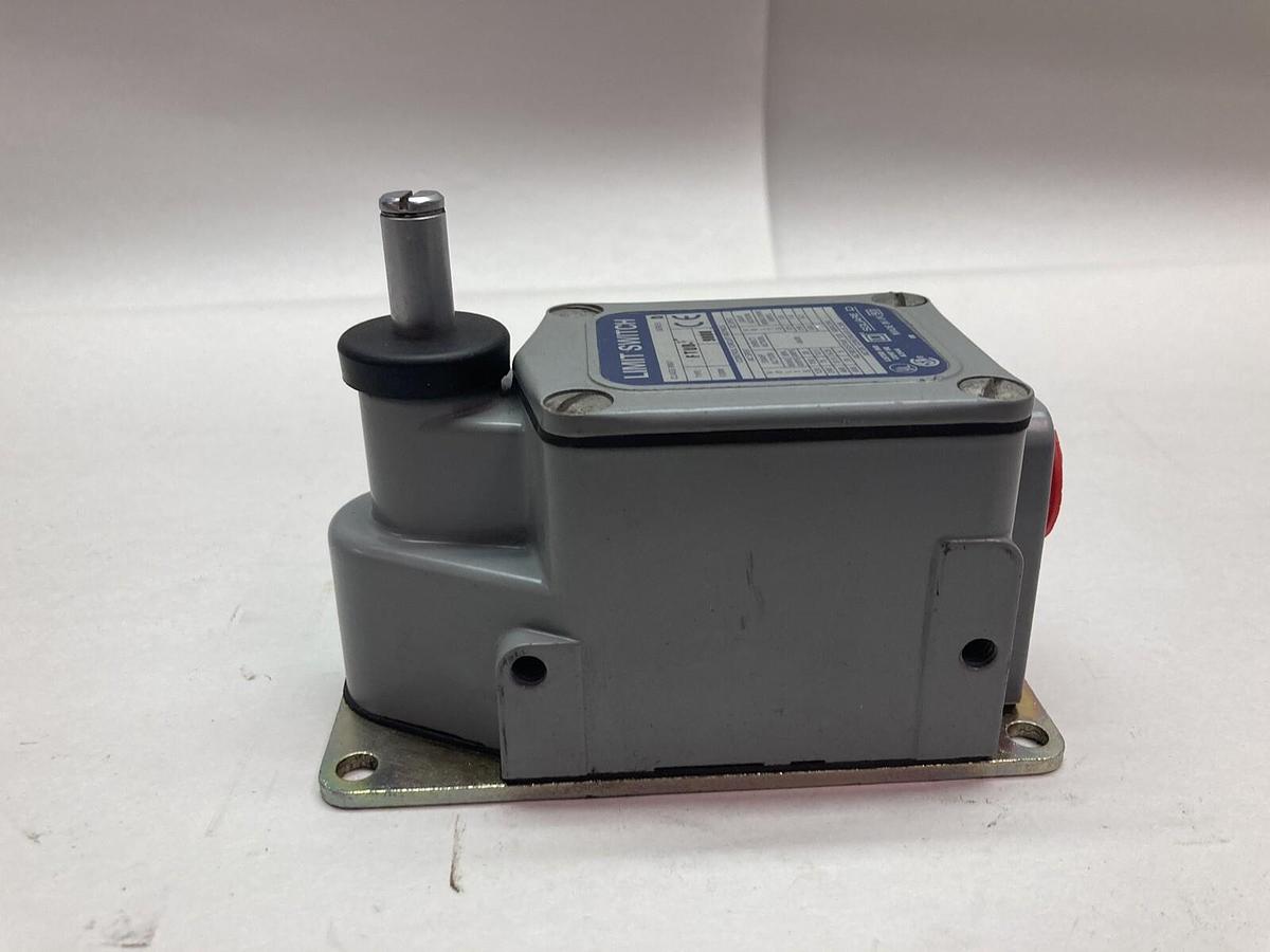 Square D,Type 9007FTUB9808,Ser D Limit Switch