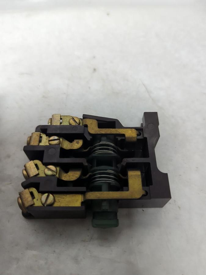 SYLVANIA,KPMA-1,UNIVERSAL POLE KIT NOS