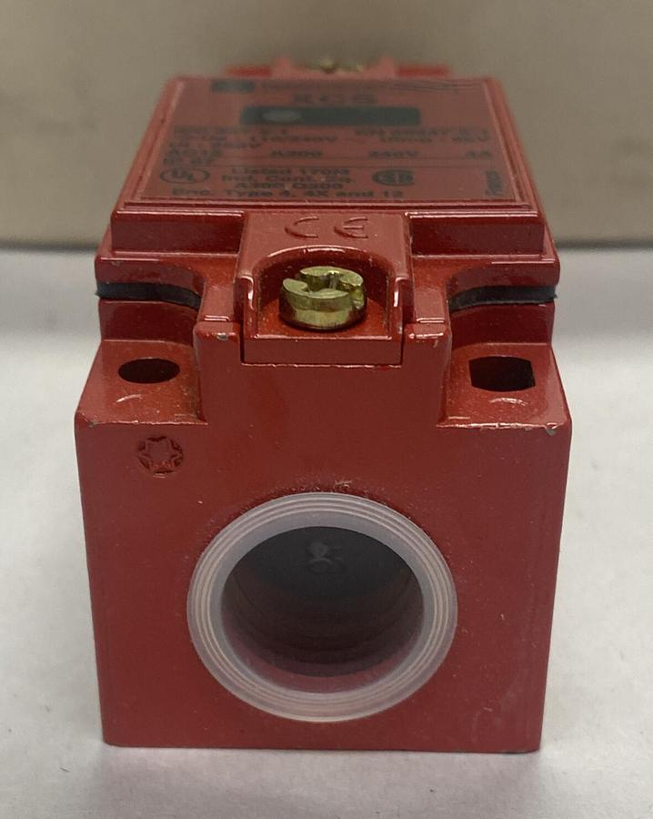 Telemecanique,XCS-A723,Safety Limit Switch New