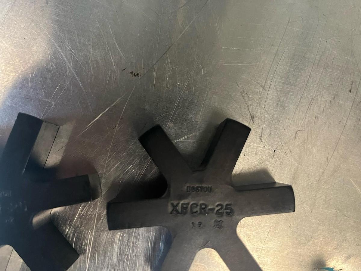 BOSTON,XFCR-25,SPIDER COUPLING LOT OF 2