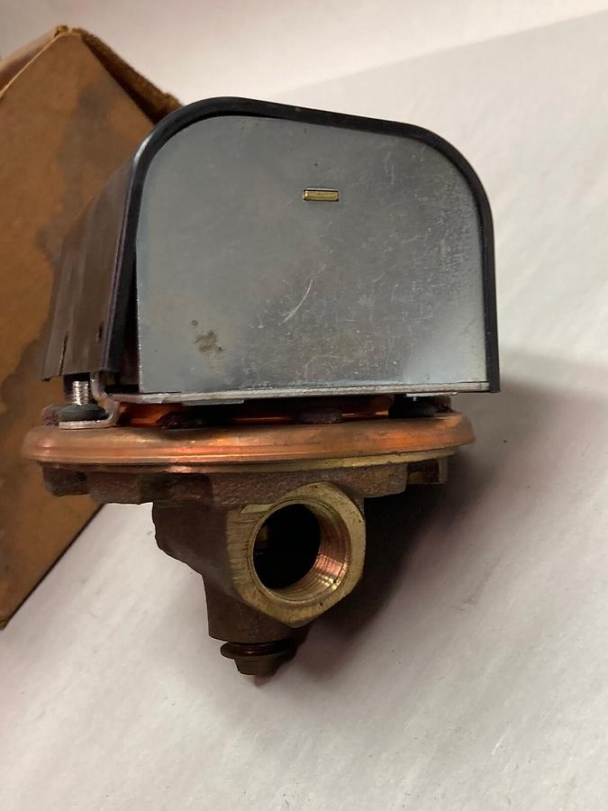 Used McDonnell & Miller,FS1 B88,1 Inch Flow Switch 100PSI
