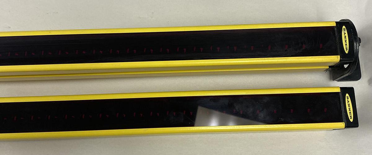 Used Banner,SLSR30-1050Q8 / SLSE30-1050Q8,Light Curtain Receiver