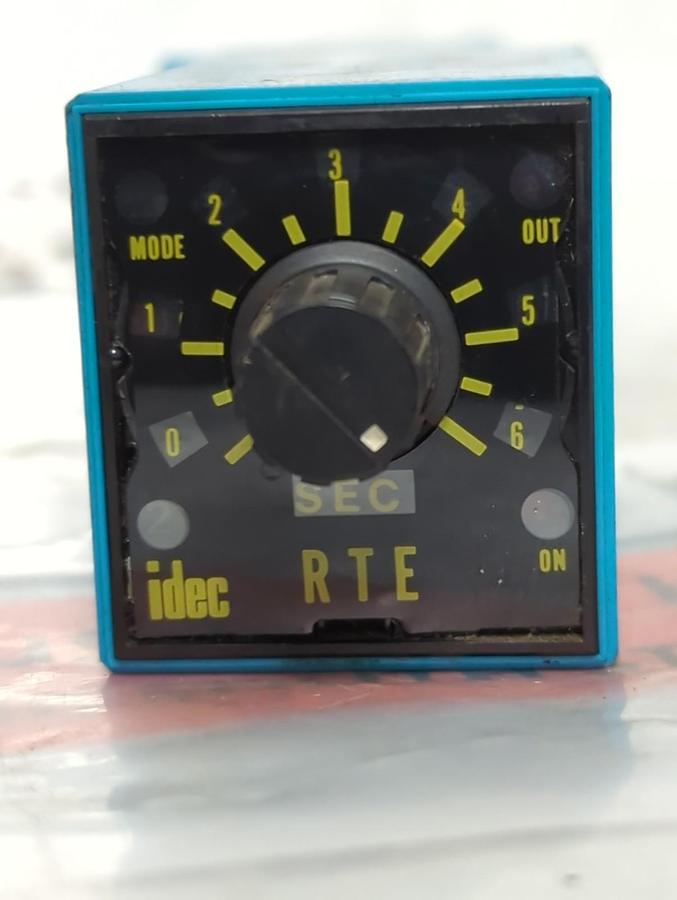 Used IDEC,RTE-B21,TIMER RELAY 24VAC/DC LOT OF 6 PRE-OWNED