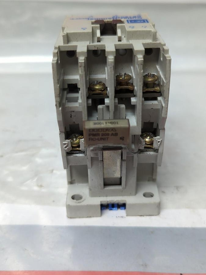 Used CUTLER HAMMER,CE15CN3,CONTACTOR 3-POLE 120 AMP 600V PRE-OWNED