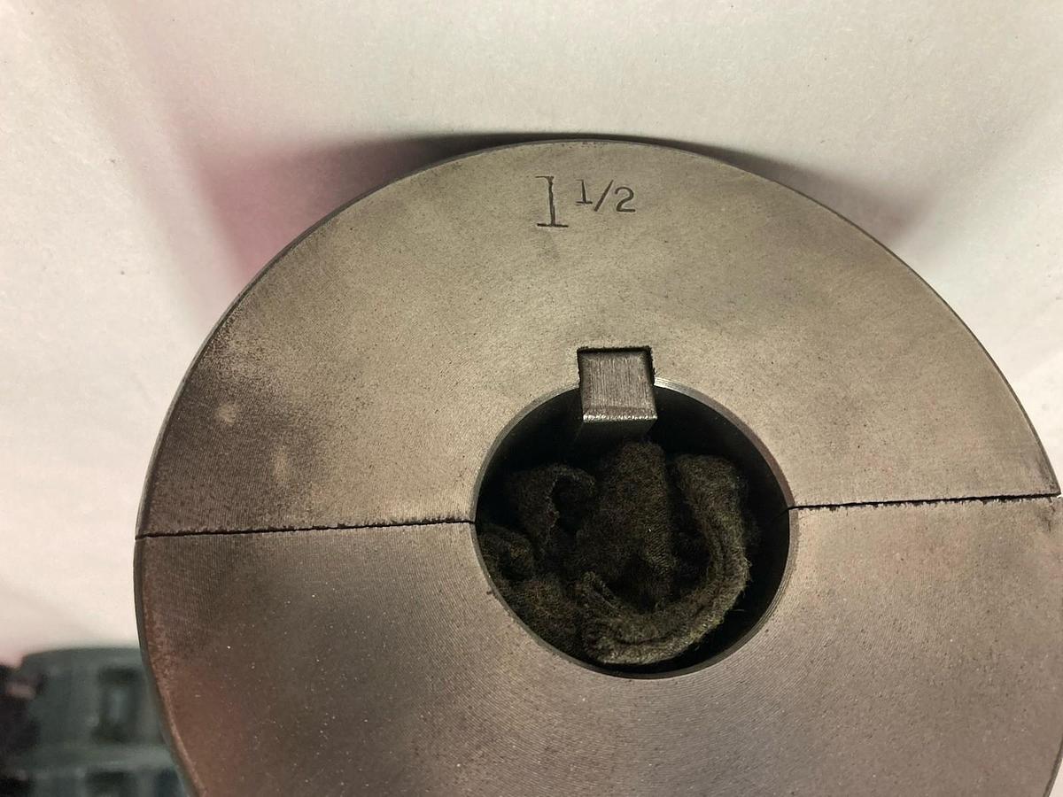 Used Royersford,1-1/2 Inch,Rigid Clamp Coupling