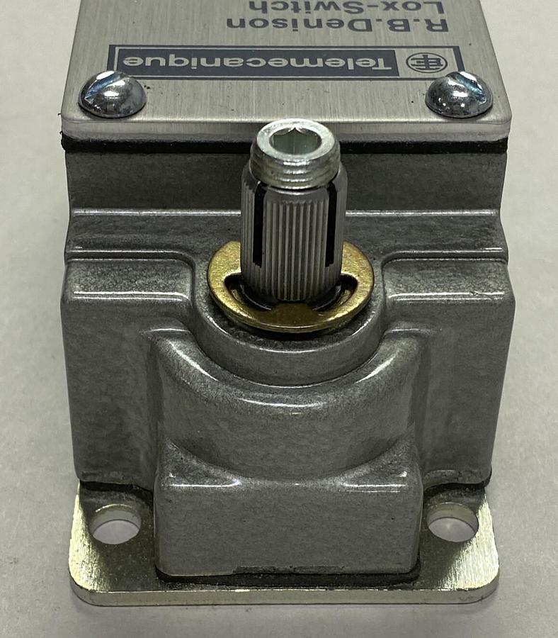 TELEMECANIQUE,NEMA A600 MODEL L144 R.B, DENISON LOX-SWITCH NEW NO BOX