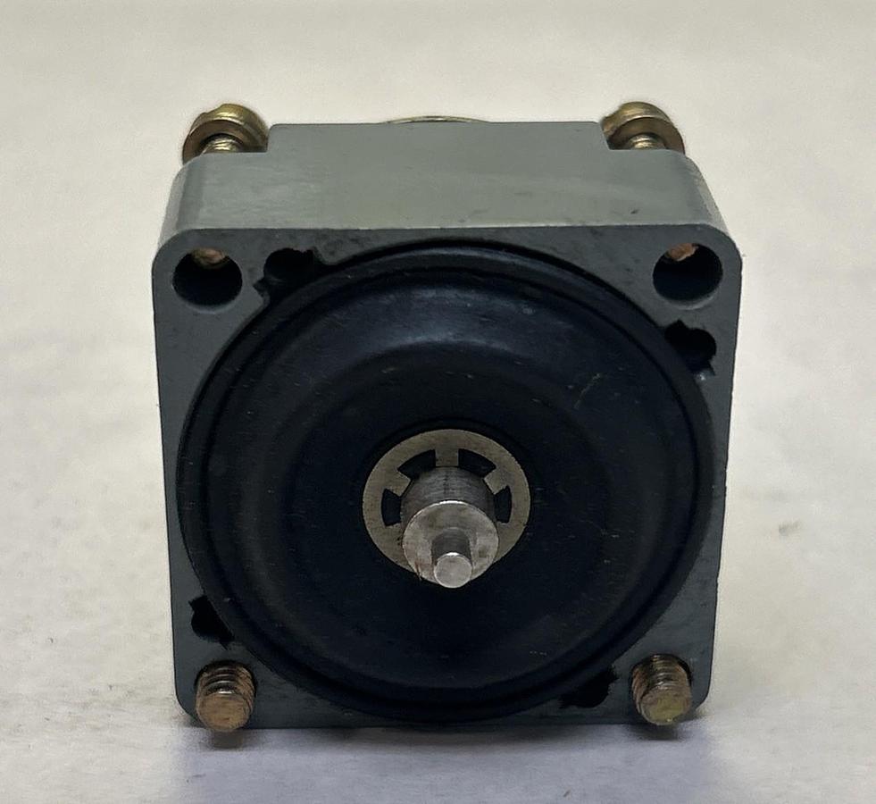 CUTLER-HAMMER,E50DT2,LIMIT SWITCH OPERATING HEAD NOS