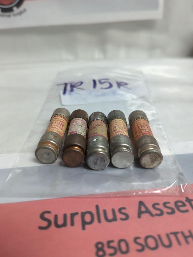 Used GOULD SHAWMUT,TR-15R,TRI-ONIC 15 AMP FUSE LOT OF 5 PRE-OWNED