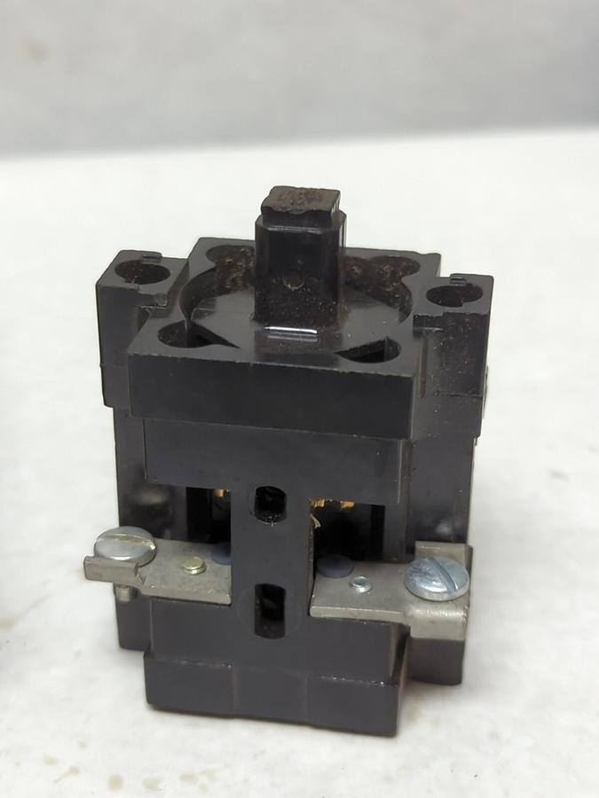 Used CUTLER-HAMMER,10250H,RELAY PRE-OWNED