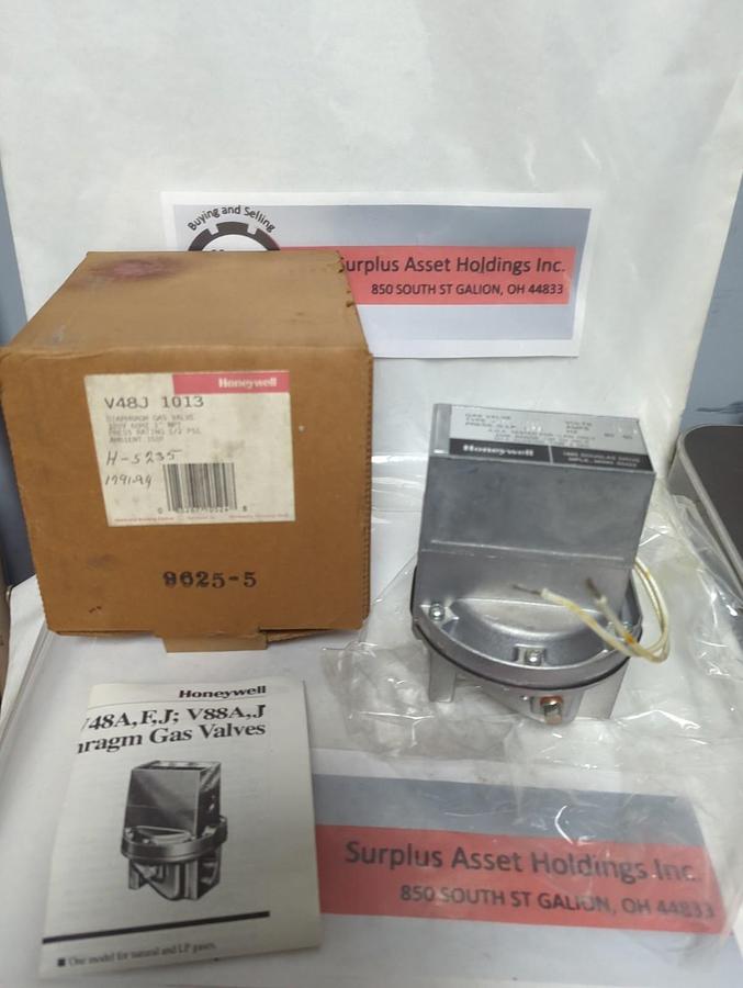 HONEYWELL,V48J 1013,DIAPHAGM GAS VALVE 120V/60HZ 1 INCH NPT NOS