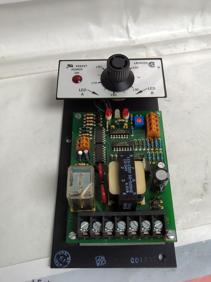 Used BARKSDALE,1B12S-23F-TH-Q4,TEMPERATURE CONTROLLER PRE-OWNED