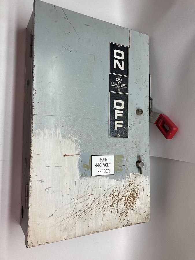 Used General Electric,TH3363M,Disconnect Safety Switch Model 2 100A 250VDC