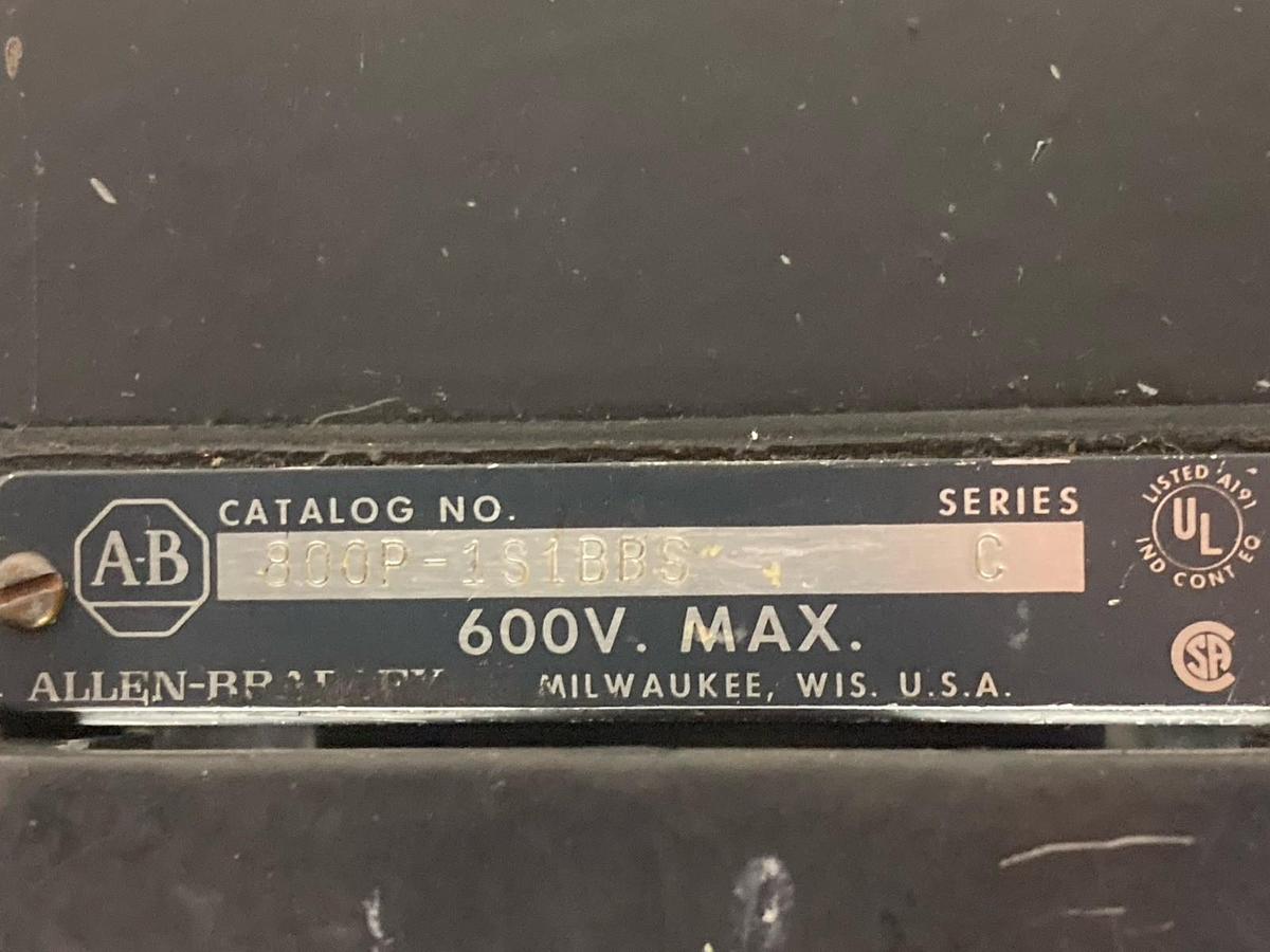 Used Allen-Bradley,800P-1S1BBS,Operating Push Button Ser C 600V Max
