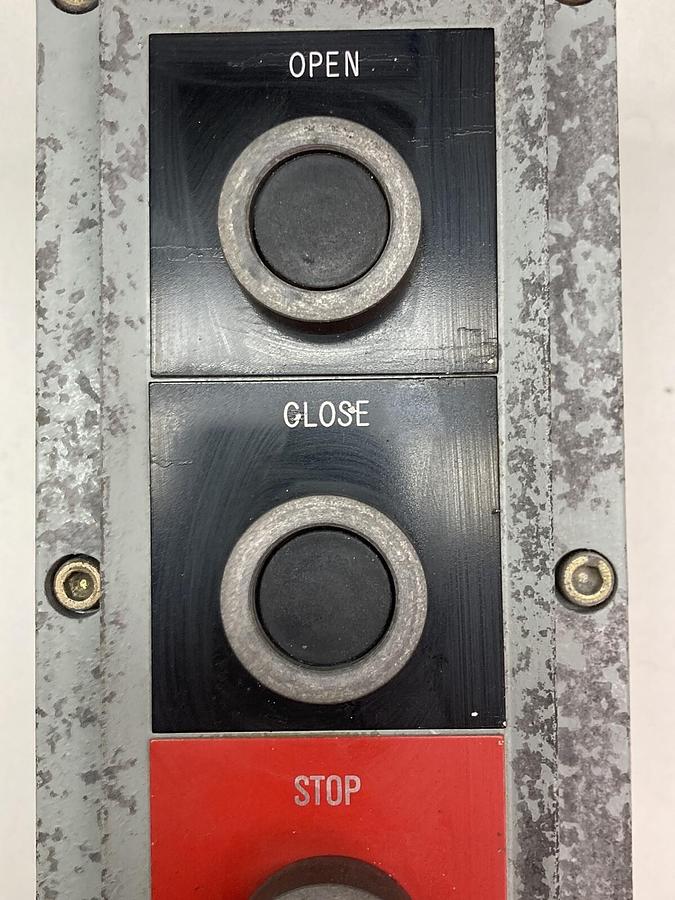 Used General Electric,CR103-J203D,3-Push Button Control Station