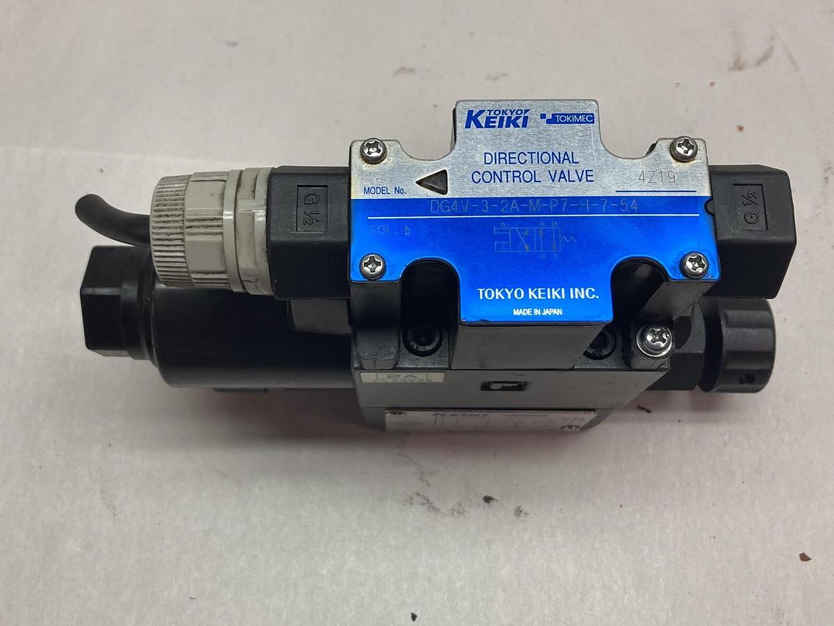 Tokyo Keiki,DG4V-3-2A-M-P7-H-7-54,Directional Control Valve