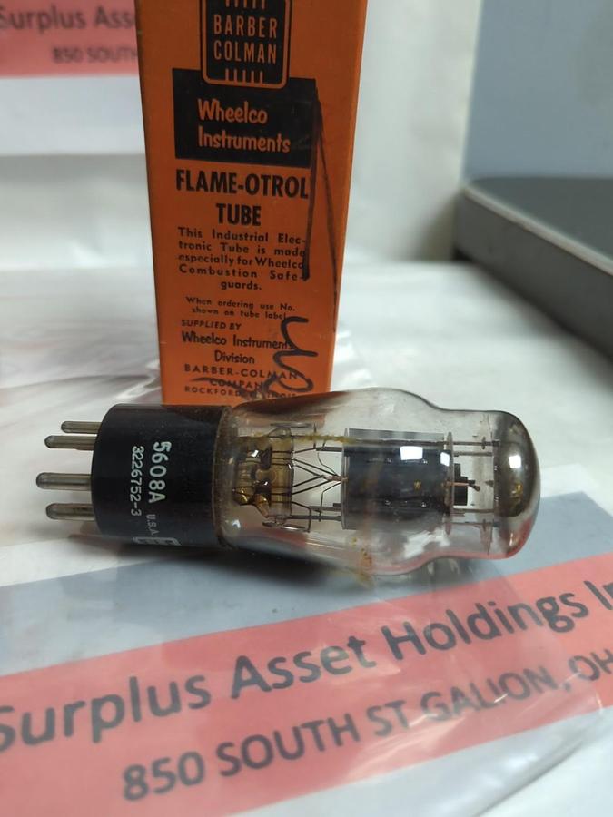Used BARBER COLMAN,5608A,CONTROLLER TUBE WHEELCO INTSTRUMENTS LOT OF 2 PRE-OWNED