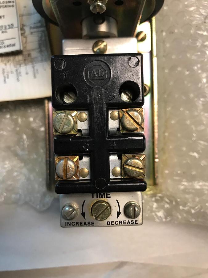 Used Allen Bradley,849DC-ZOH32,Series B Pneumatic Timing Relay NEW