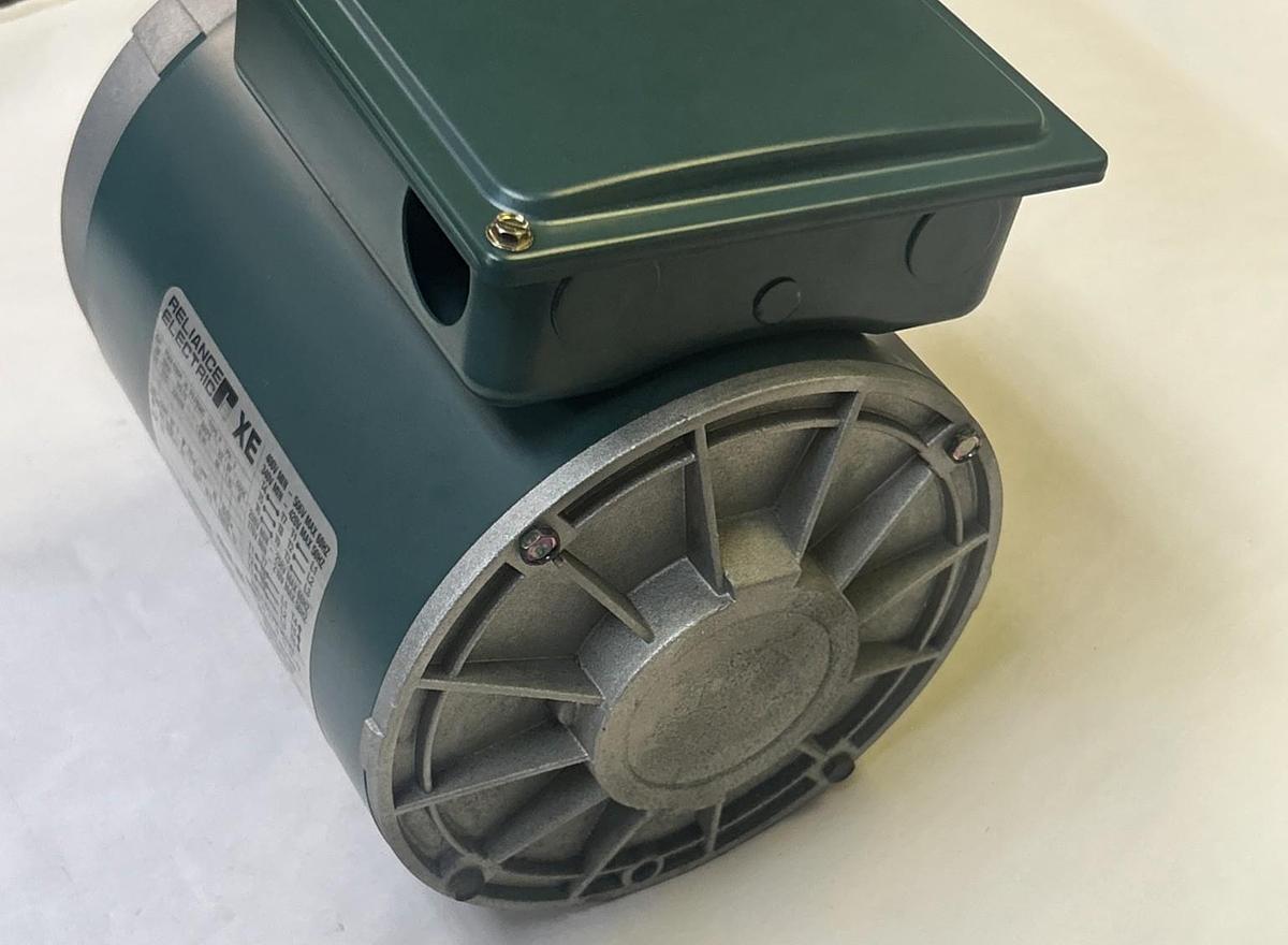Used RELIANCE ELECTRIC,P56X1526H,MOTOR 1/2HP 1725RPM 230/460V 3PH FB56C FRAME