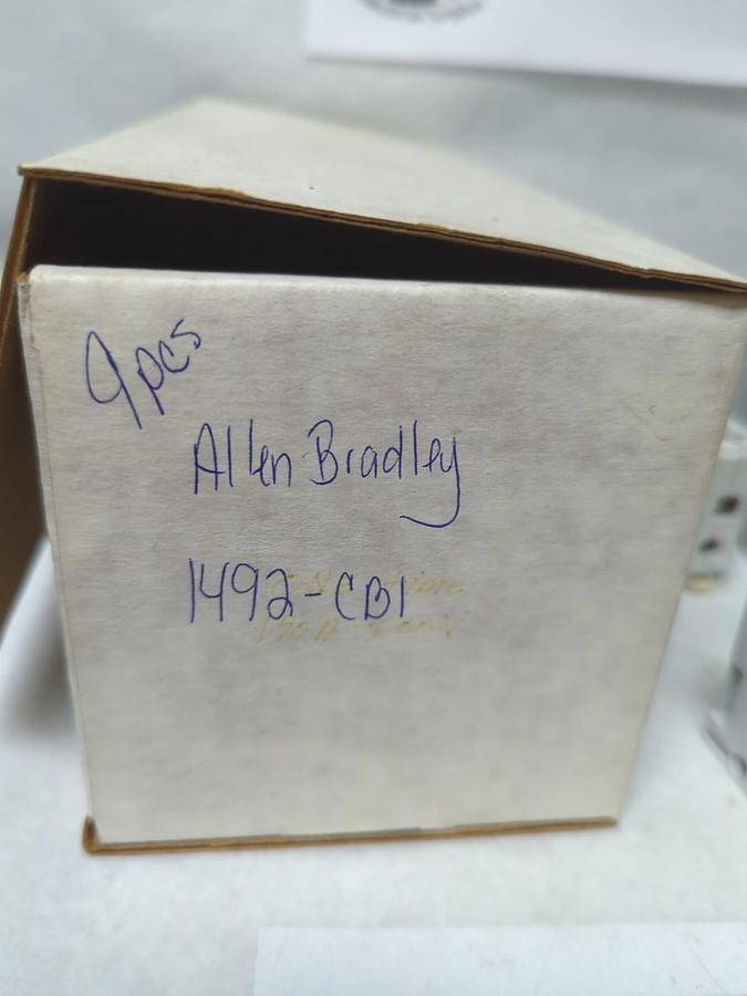 Used ALLEN BRADLEY,1492-CB1,DIN RAIL MOUNT CIRCUIT BREAKER 3/6/10A LOT OF 9 PRE-OWNED