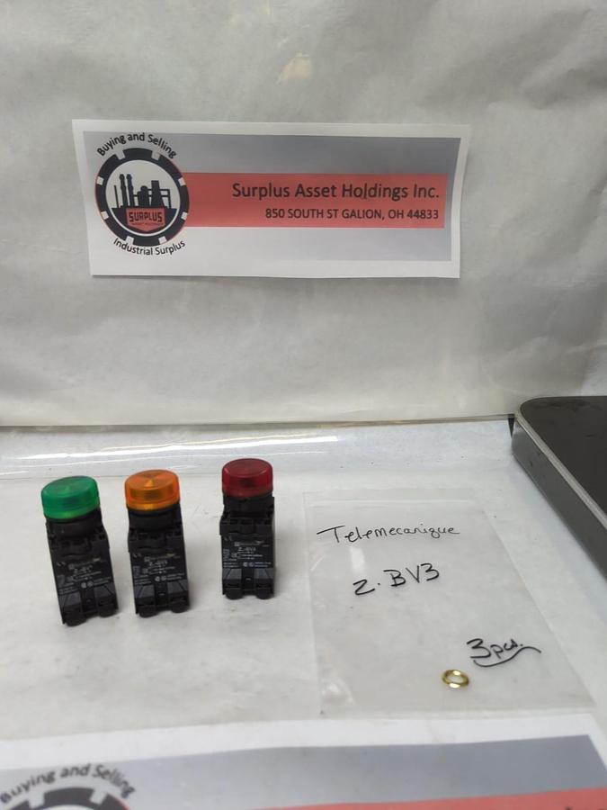 Used TELEMECANIQUE,Z-BV3,INDICATOR LAMP RED/AMBER/GREEN LOT OF 3 PRE-OWNED