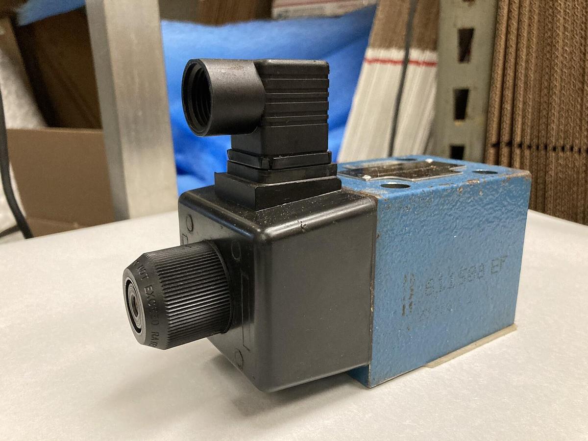 Used Mannesmann Rexroth,4WE10X7-33/CW110N9,Spool Valve Assembly